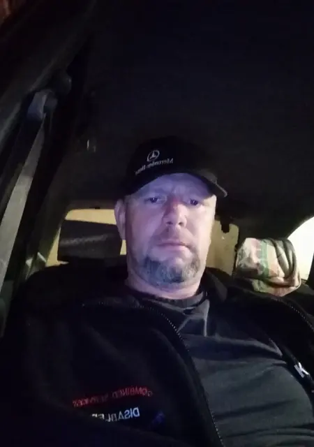 Александр из Бреста, мне 41, познакомлюсь на одну ночь