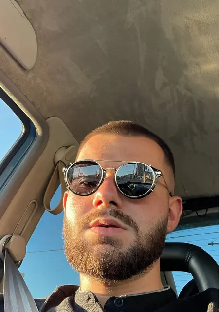 Я Kaloyan, 23, знакомлюсь без обязательств в Софии