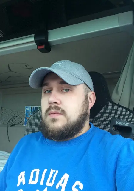 Denis из Торуни, ищу на сайте знакомства на одну ночь