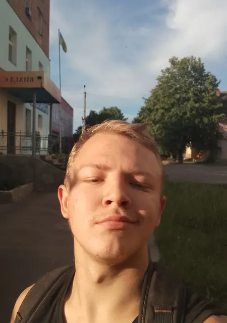 Александр з Шостки, мені 20 років, познайомлюсь без зобов'язань