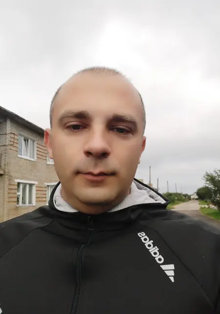 Валера из Смолевичей, мне 30, познакомлюсь без обязательств