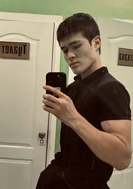 Я Бека, 20, из Караганды, ищу знакомства без обязательств