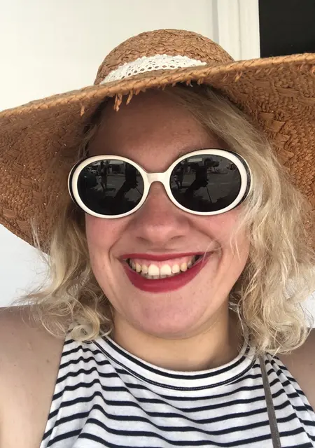 Я Yolanda, 43, из Барселоны, ищу знакомства без обязательств