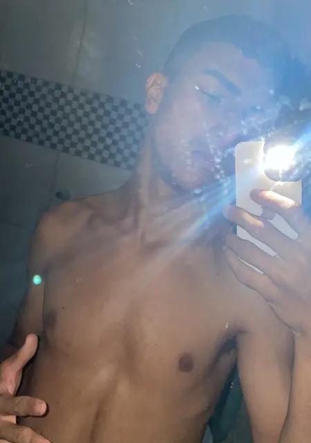 Я Victor, 21, из Гоянии, ищу знакомства без обязательств