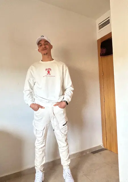 Yasser de Lebrija, tengo 25 años, listo para conocer para chatear