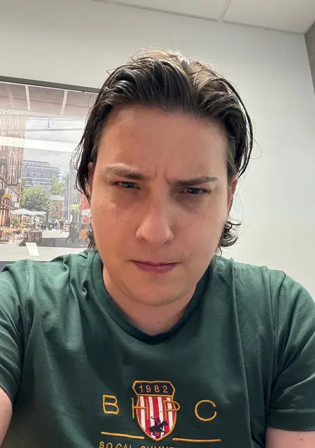 Sebastian из Лодзя, мне 40, познакомлюсь для дружбы