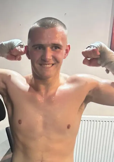 Cai из Лландидно, мне 21, познакомлюсь для дружбы