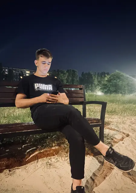 Денис з Кам'янського, мені 26 років, познайомлюсь без зобов'язань