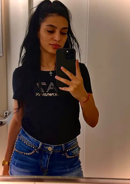 Я Miki, 27, из Терни, ищу знакомства на одну ночь