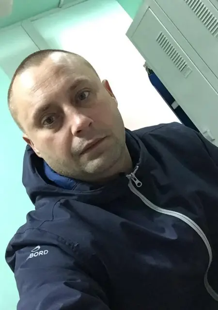 Я Артем, 46 років, знайомлюсь без зобов'язань у Сумах