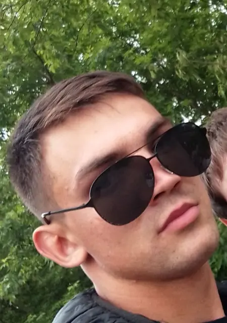 Я Андрей, 26 років з Донецька, шукаю знайомства на одну ніч