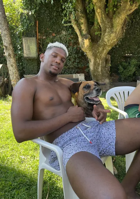 Carlos из Ангра-ду-Эроишму, мне 26, познакомлюсь для дружбы