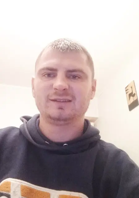 Владислав из Амстердама, мне 28, познакомлюсь для постоянных отношений