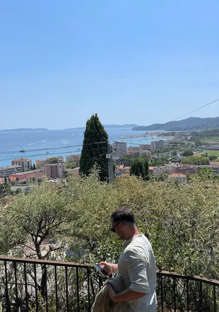 Hugo из Сомюр, ищу на сайте знакомства на одну ночь