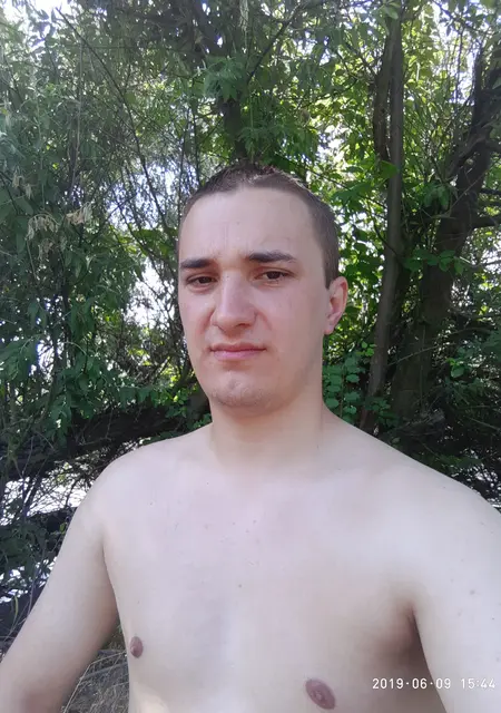 Игор из Кропивницкого, мне 30, познакомлюсь без обязательств