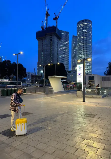 Roman из Франкфурта-на-майне, мне 29, познакомлюсь для общения