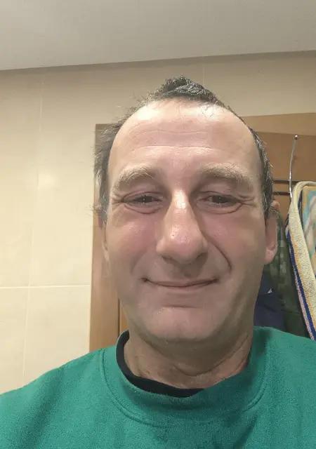 Soy Oscar, 48 años de Madrid, busco conocer gente para relación a largo plazo