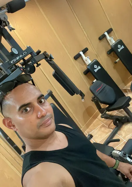 Soy Rey, 40 años de Alhaurin de la Torre, busco conocer gente para relación a largo plazo