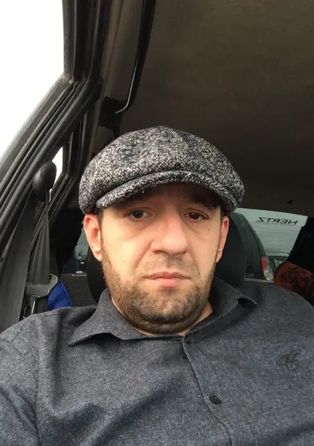 Тимур из Аликанте, ищу на сайте знакомства на одну ночь