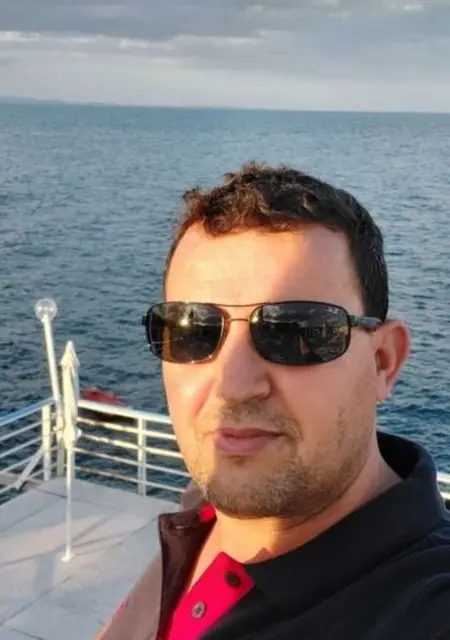 Я Abdelkader, 41, знакомлюсь в Риме