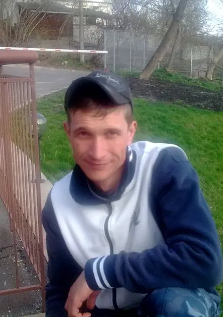 Я Анатолий, 44, знакомлюсь на одну ночь в Яготине