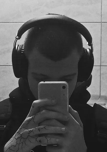 Я Никита, 20, из Гомеля, ищу знакомство для постоянных отношений