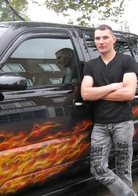 Я Михаил, 40, из Амстердама, ищу знакомства без обязательств