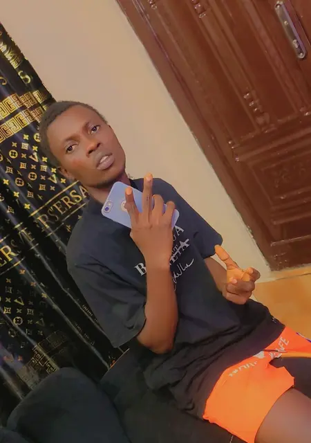 Я Famousfirsted, 28, из Ливерпуля, ищу знакомство для постоянных отношений