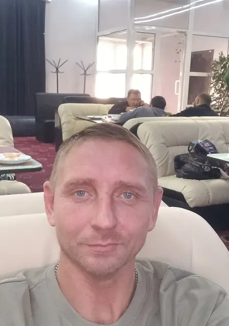 Митя из Макеевки, ищу на сайте знакомства без обязательств