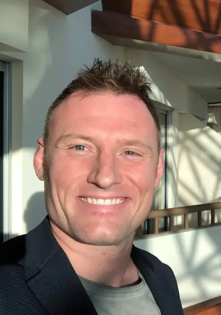 Mason из Парижа, мне 60, познакомлюсь для открытые отношения