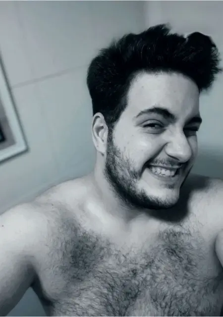 Soy Alex, 21 años de Madrid, busco conocer gente