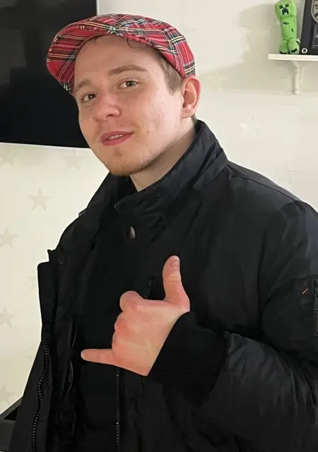 Я Пётр, 20 років з Одеси, шукаю знайомство для приємного проведення часу