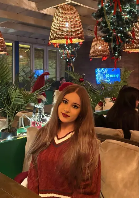 Майя з Дніпра, мені 18 років, познайомлюсь для вірт