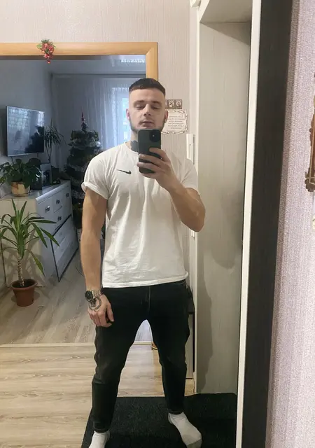 Илья из Гродно, мне 26, познакомлюсь для общения