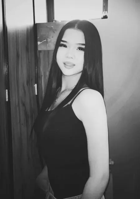 Я Балнур, 18, из Астаны, ищу знакомство для постоянных отношений