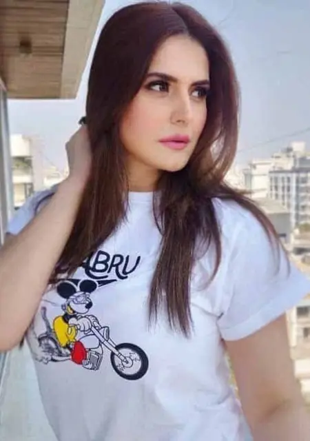 Я Дарья, 31, из Афин, ищу знакомство для приятного времяпровождения