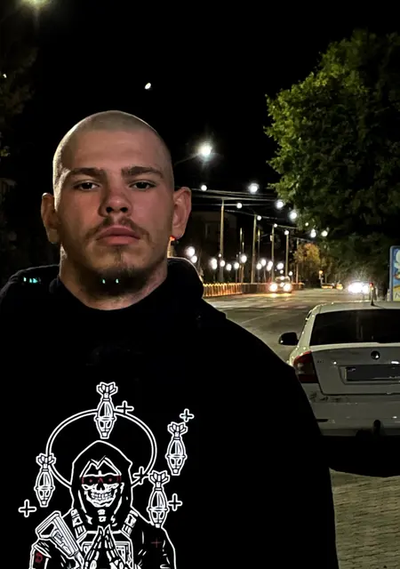 Я Дима, 23, из Павлограда, ищу знакомства без обязательств