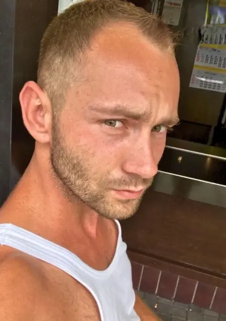 Mike из Берлина, мне 31, познакомлюсь