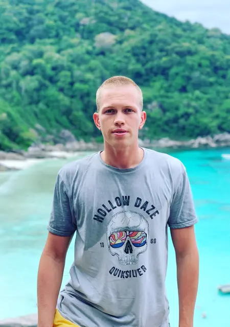 Alex из Бангкока, мне 30, познакомлюсь для приятного времяпровождения