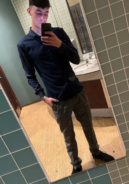 Chris из Абердэр, мне 23, познакомлюсь на одну ночь