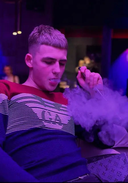 Володимир з Івано-Франківська, мені 21 років, познайомлюсь для дружби