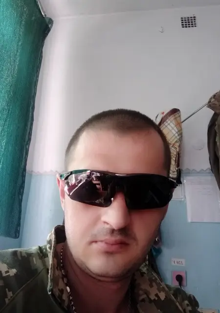 Я Иван, 35, знакомлюсь без обязательств в Коростене