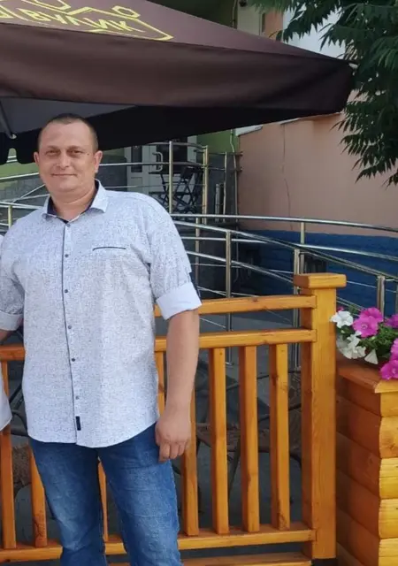 Сергей из Франкфурта-на-майне, ищу на сайте знакомства на одну ночь