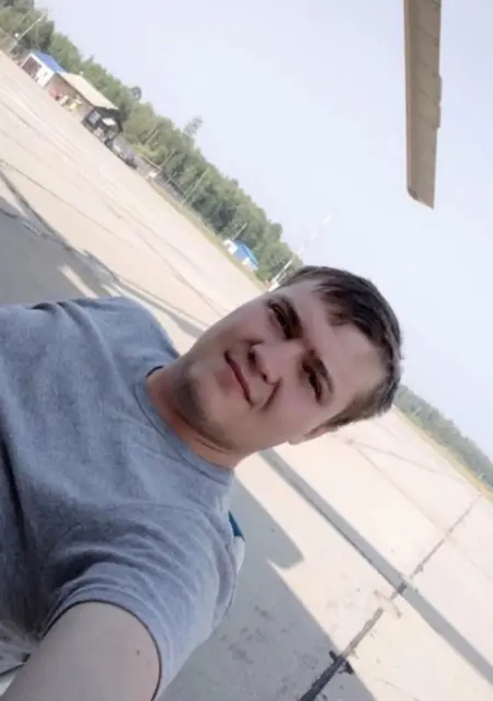 Я Дмитрий, 32 років, знайомлюсь без зобов'язань у Ровеньках