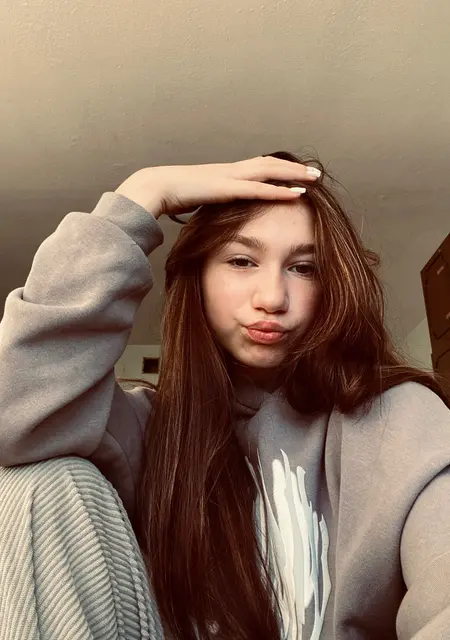 Я Moderated, 20, из Вены, ищу знакомство для постоянных отношений