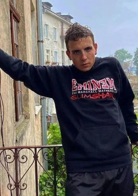 Я Олександр, 23 років з Львова, шукаю знайомство для постійних стосунків