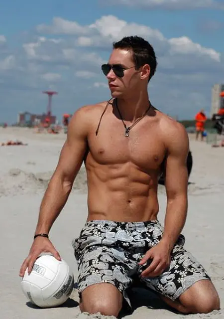 Я Димон Димонов, 27, знакомлюсь для вирта в Риге