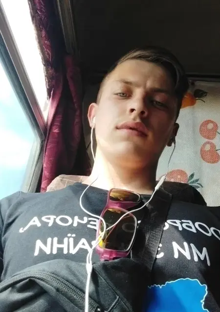 Я Арсен, 22, из Варшавы, ищу знакомство для постоянных отношений