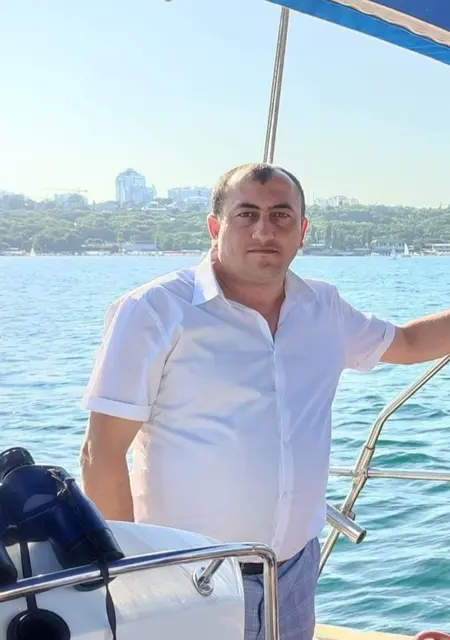 Я Андрей, 45 років з Одеси, шукаю знайомство для спілкування