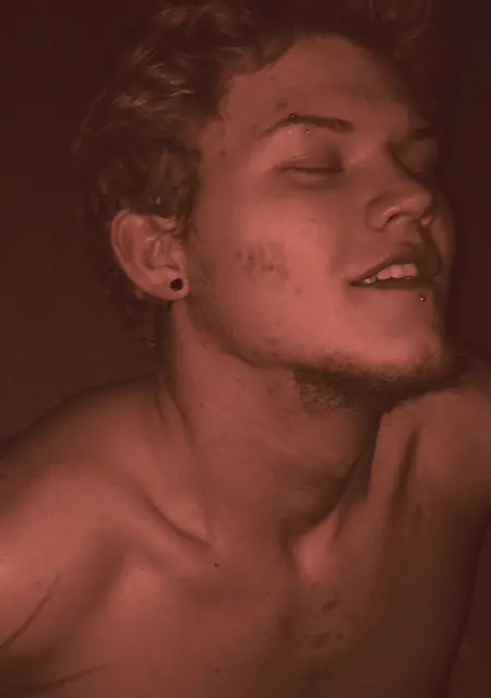 Максимус из Узды, мне 24, познакомлюсь на одну ночь